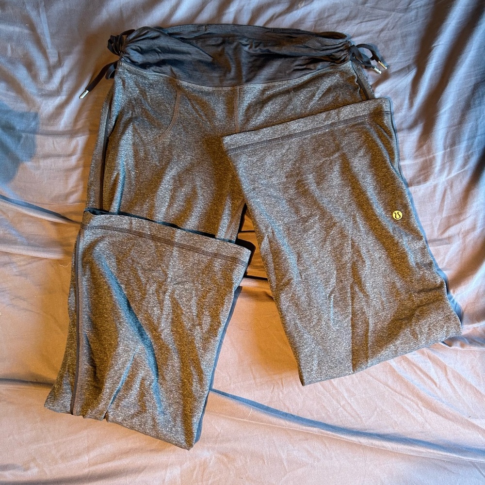 Lululemon yoga pants
